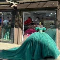 Cape Sleeve Green Quinceanera Dresses Sweetheart Neckline 15 Dress