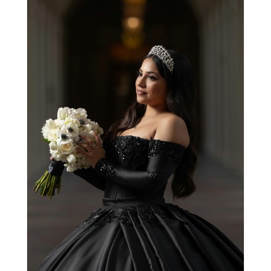 Long Sleeve Black Quinceanera Dresses Lace Appliques Square Collar 15 Dress