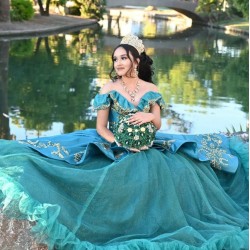 Off Shoulder Aqua Quince Dresses Lace Appliques V Neck 15 Dress