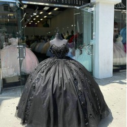 Off Shoulder Black Quinceanera Dress Sweetheart Beading 15 Dresses