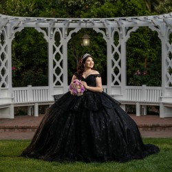 Off Shoulder Black Quinceanera Dresses Sweetheart Neck Lace Appliques 15 Dress