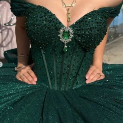 Off Shoulder Emerald Green Quince Dress Sweetheart Crystal Ball Gown 15 Dresses