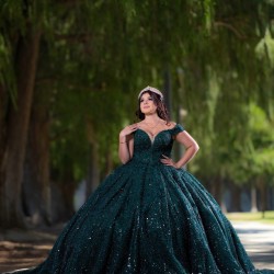 Off Shoulder Emerald Green Quinceanera Dress 2024 Princess Dresses