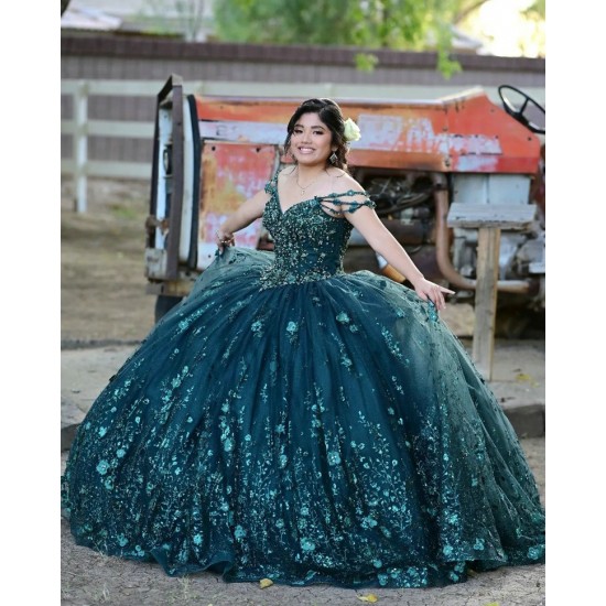 Off Shoulder Emerald Green Quinceanera Dress Lace Appliques V Neck 15 Dresses