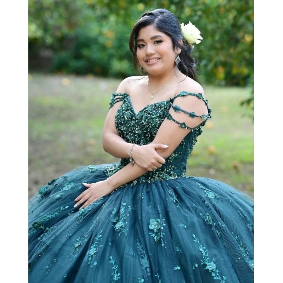 Off Shoulder Emerald Green Quinceanera Dress Lace Appliques V Neck 15 Dresses