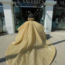 Off Shoulder Gold Quinceanera Dress Sweetheart Neck 15 Dresses