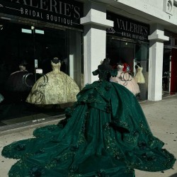 Off Shoulder Green Quinceanera Dresses Sweetheart Neck Crystal 15 Dress