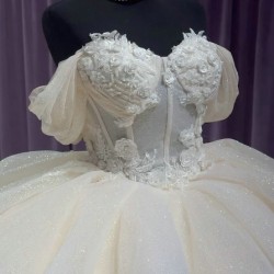 Off Shoulder Ivory Quinceanera Dresses Sweetheart Neckline 15 Dress