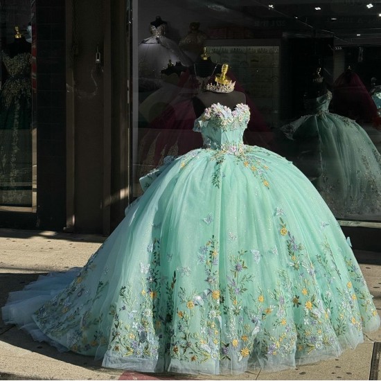 Off Shoulder Light Green Quinceanera Dresses Sweetheart 15 Dress