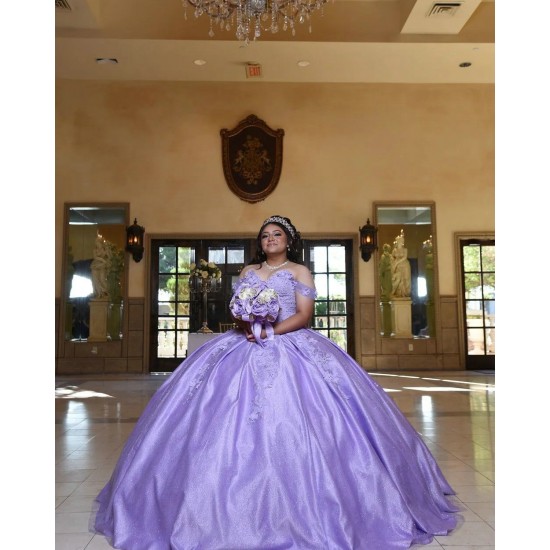 Off Shoulder Lilac Quinceanera Dress Sweetheart Neck Lace Appliques 15 Dresses