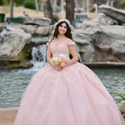 Off Shoulder Pink Quinceanera Dress Lace Appliques Sweetheart Neck 15 Dresses