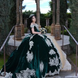 Off Shoulder Quinceanera Dress Sweetheart Neck Emerald Green 15 Dresses