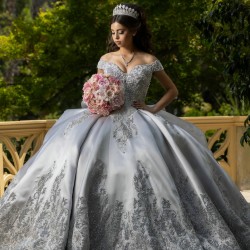 Off Shoulder Silver Quinceanera Dresses Lace Appliques Sweetheart Neck 15 Dress