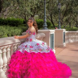 Ruffle Off Shoulder White On Pink Quinceanera Dress Sweetheart Neck 15 Dresses