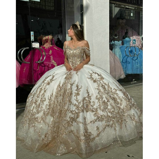 Scoop Neck Champagne Quinceanera Dresses Spaghetti Strap 15 Dress