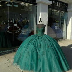 Spaghetti Strap Emerald Green Quinceanera Dresses V Neck Ball Gown 15 Dress