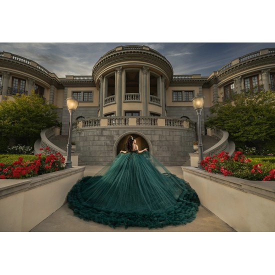 Spaghetti Strap Tiered Emerald Green Quinceanera Dresses V Neck 15 Dress