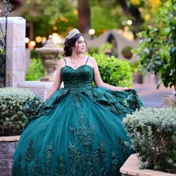 Sweetheart Neck Emerald Green Quinceanera Dress Sleeveless 15 Dresses