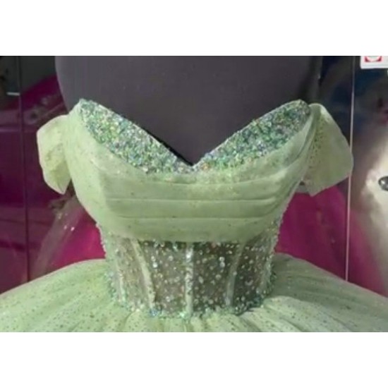 Sweetheart Neck Sage Green Quinceanera Dresses Off Shoulder Ball Gown 15 Dress