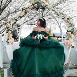 Sweetheart Neck Tiered Emerald Green Quinceanera Dress Off Shoulder 15 Dresses