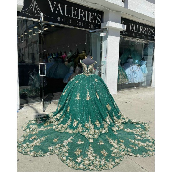 V Neck Green Quinceanera Dress Off Shoulder 15 Dresses