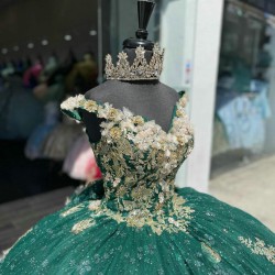 V Neck Green Quinceanera Dress Off Shoulder 15 Dresses