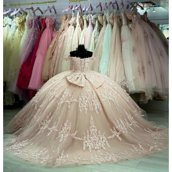 V Neck Rose Gold Quinceanera Dress Lace Appliquéd Ball Gown With Bow