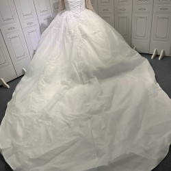 2024 New White Ball Gown Wedding Dresses Long Sleeve Lace Appliques High Neck Bridal Gowns