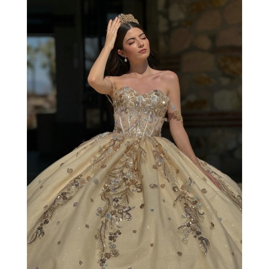 2024 Champagne Quinceanera Dresses Sweetheart Neck Ball Gown Princess Dress Lace Appliques Sweet 15 Prom Party Dress