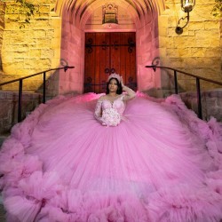 Long Sleeve Pink Quinceanera Dresses Ruffled Sweet 16 Dresses Lace Appliques Ball Gown Customized